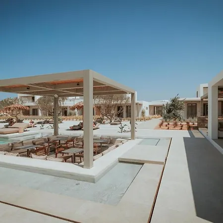 Cove Paros מלון 5*