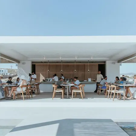 ホテル Cove Paros ナウサ